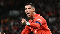 Bagaimana dengan Cristiano Ronaldo? Ronaldo ada di tempat keempat dengan 45 asisst untuk timnas Portugal (Getty Images/Zed Jameson/MB Media)