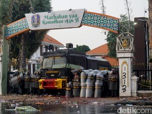 Wagub Emil Buka Suara soal Demo Ricuh di Grahadi Wagub Emil Buka Suara soal Demo Ricuh di Grahadi