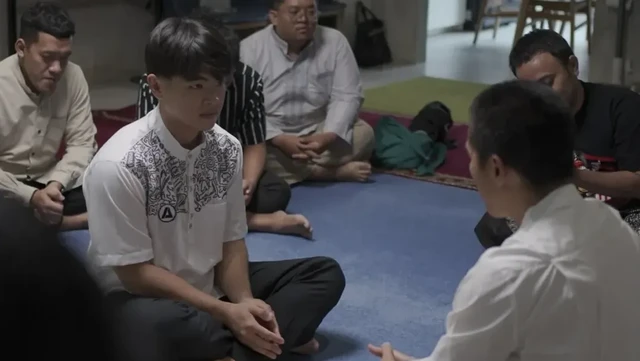 Dibimbing Ustaz Felix Siauw, Steven Wongso Mualaf di Bulan Ramadan