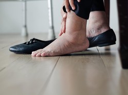 Tanda-tanda Punya Masalah Jantung-Liver yang Bisa Terlihat di Kaki