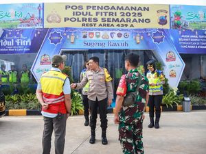 Kapolda Jateng Cek Pengamanan 2 Rest Area di Tol Semarang Kapolda Jateng Cek Pengamanan 2 Rest Area di Tol Semarang