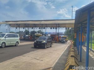 H-7 Lebaran, Pemudik Mulai Melintas di Exit Tol Cileunyi H-7 Lebaran, Pemudik Mulai Melintas di Exit Tol Cileunyi