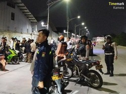 Ratusan Remaja Konvoi Bawa Bendera di Jakut, Kocar-kacir Saat Dibubarkan