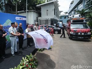 Menko PMK dan Kakorlantas Lepas Tim Liputan Mudik Transmedia Menko PMK dan Kakorlantas Lepas Tim Liputan Mudik Transmedia