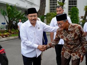 Mensos Gus Ipul Ungkap Opsi Guru untuk Sekolah Rakyat Mensos Gus Ipul Ungkap Opsi Guru untuk Sekolah Rakyat