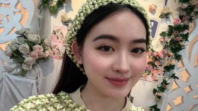 Natasha Wilona Jalani Siraman, Penampilan Pakai Make Up Seadanya Disorot