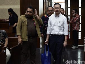 Pegawai Kemendag Bersaksi untuk Tom Lembong
