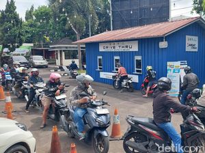 Cerita Rahman Kehabisan Antrean Bayar Pajak di Cimahi