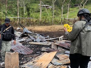 KKB Serang 10 Guru-Nakes di Yahukimo Papua Selama 2 Hari Berturut-turut KKB Serang 10 Guru-Nakes di Yahukimo Papua Selama 2 Hari Berturut-turut