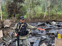 Polisi Olah TKP 3 Lokasi KKB Serang 10 Guru-Nakes di Yahukimo