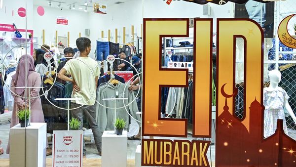 Ramainya Pusat Perbelanjaan di Mataram Jelang Lebaran