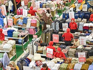 Pengusaha Ngeluh Pasokan Barang Impor di Mal Mulai Seret