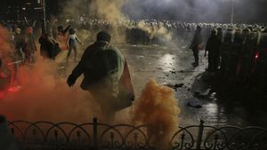 Ratusan Warga Turki Gelar Aksi Protes Penahanan Wali Kota Istanbul