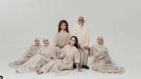 8 Foto Shandy Aulia Pemotretan Keluarga Jelang Lebaran, Tampil Serba Coklat