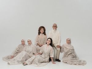 8 Foto Shandy Aulia Pemotretan Keluarga Jelang Lebaran, Tampil Serba Coklat 8 Foto Shandy Aulia Pemotretan Keluarga Jelang Lebaran, Tampil Serba Coklat