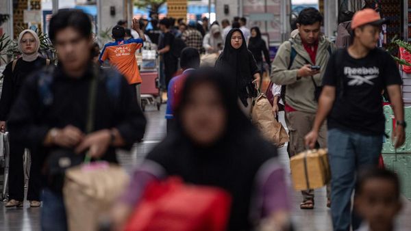 Suasana Arus Mudik di Stasiun Kertapati Palembang