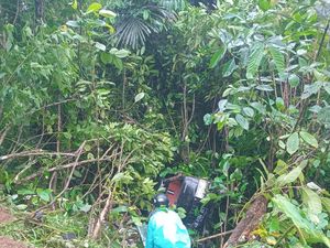 Pikup Vs Motor di Jalan Trans Flores, Siswa SMP Tewas Terpental ke Jurang Pikup Vs Motor di Jalan Trans Flores, Siswa SMP Tewas Terpental ke Jurang