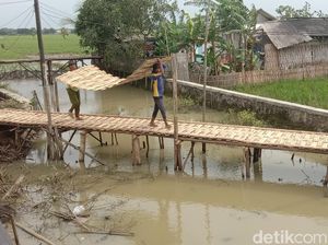Warga Indramayu Siapkan Jalur Kolong Jembatan untuk Lintasi Pantura