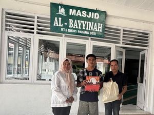 Jelang Lebaran, Andre Rosiade Bagikan Ribuan Paket Sembako & Sarung untuk Garin di Sumbar Jelang Lebaran, Andre Rosiade Bagikan Ribuan Paket Sembako & Sarung untuk Garin di Sumbar