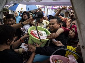 Antusias Warga Ikut Bazar Ramadan di Balai Kota Semarang Antusias Warga Ikut Bazar Ramadan di Balai Kota Semarang
