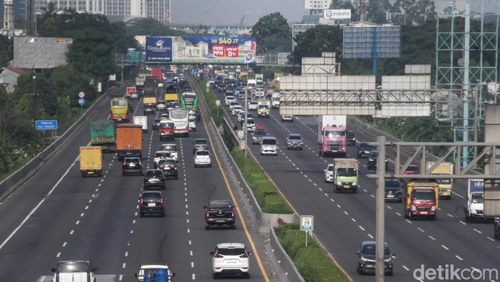 Gubernur Banten Tuntut Perbaikan Jalan Tol Tangerang-Merak Sebelum Mudik