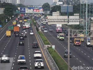 Heboh Motor Kejar Mobil Masuk Tol di Tangerang hingga Sopir Trauma