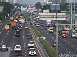 Heboh Motor Kejar Mobil Masuk Tol di Tangerang hingga Sopir Trauma