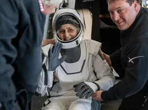 Rambut Astronaut yang Terjebak di ISS Beruban Saat Pulang, Kenapa? Rambut Astronaut yang Terjebak di ISS Beruban Saat Pulang, Kenapa?