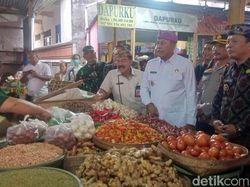 Gus Par Sidak Pasar di Karangasem Jelang Nyepi dan Idul Fitri