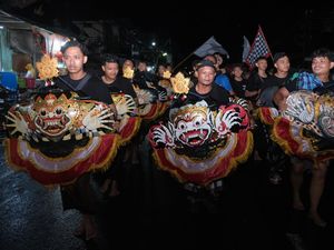 Jelang Nyepi, Warga Kediri Gelar Tradisi Okokan Jelang Nyepi, Warga Kediri Gelar Tradisi Okokan