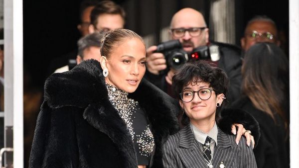 Foto Jennifer Lopez & Anaknya yang Tak Mau Disebut Perempuan atau Laki-laki