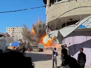 Video: Israel Serang Markas Media Lokal Palestina, Tewaskan 1 Jurnalis Video: Israel Serang Markas Media Lokal Palestina, Tewaskan 1 Jurnalis