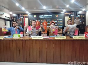 Polresta Cilacap Tangkap Komplotan Pengoplos Gas Subsidi Polresta Cilacap Tangkap Komplotan Pengoplos Gas Subsidi