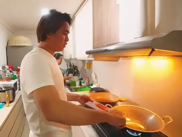 Keseruan Billy Syahputra Saat Masak hingga Makan Bersama Vika Kolesnaya