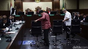 Tiga Hakim Kasus Ronald Tannur Saling Beri Kesaksian