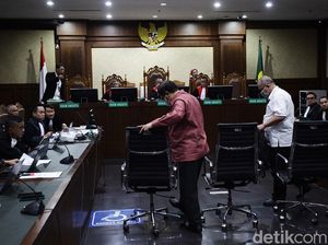 Tiga Hakim Kasus Ronald Tannur Saling Beri Kesaksian