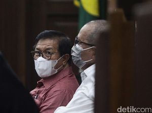 Hakim Tolak Permohonan Justice Collaborator 2 Pembebas Ronald Tannur Hakim Tolak Permohonan Justice Collaborator 2 Pembebas Ronald Tannur