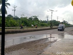 Jalur Pantura Kandeman Batang Langganan Banjir, Warga Ungkap Pemicunya