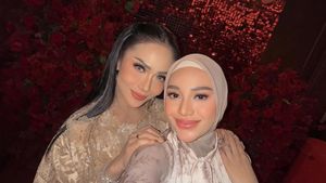 7 Gaya Kris Dayanti di Pesta Ultah ke-50, Kompak Bareng Aurel Hermansyah