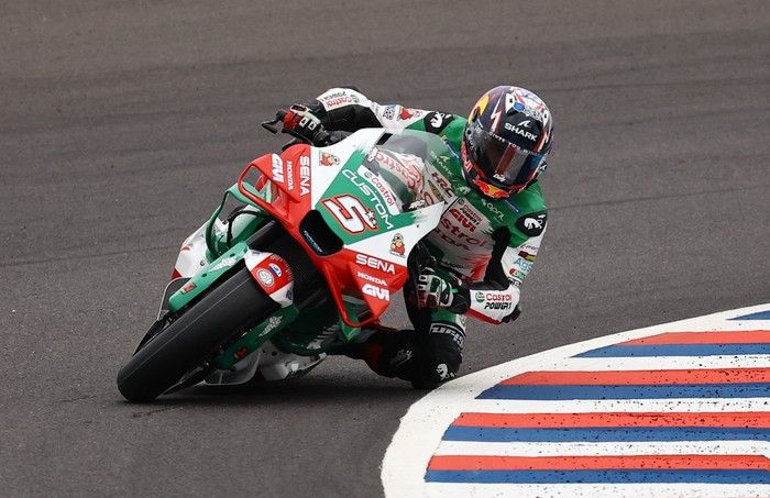 MotoGP - Argentina Grand Prix - Autodromo Termas de Rio Hondo, Santiago del Estero, Argentina - March 15, 2025 LCR Hondas Johann Zarco in action during qualifying REUTERS/Agustin Marcarian