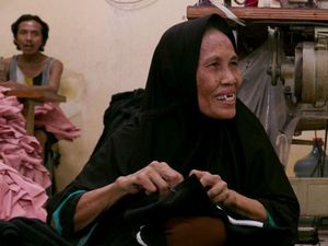 Kisah Nenek Anah Pembuang Benang, Jadi Tulang Punggung Keluarga di Usia Tua