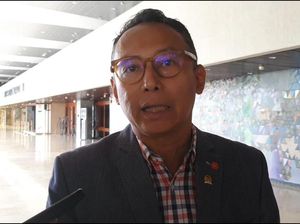Legislator Minta Panglima TNI Segera Nonaktifkan Anggota di Luar 14 Institusi Legislator Minta Panglima TNI Segera Nonaktifkan Anggota di Luar 14 Institusi