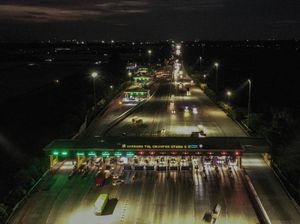 Potret Lalu Lintas di GT Cikampek Utama