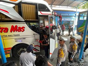 Petugas Gabungan Ram Check Kendaraan di Lamongan, Ini Hasilnya