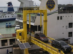 Video: H-4 Lebaran, Pelabuhan Merak Terpantau Ramai Lancar