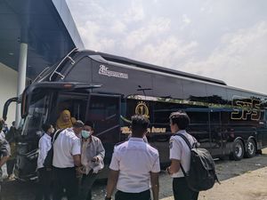 Sleeper Bus di Mataram Laris Manis Saat Mudik Lebaran 2025 Sleeper Bus di Mataram Laris Manis Saat Mudik Lebaran 2025