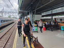 Polri Kerahkan 4 Kuda-12 Anjing Pelacak di Tempat Keramaian Saat Libur Lebaran