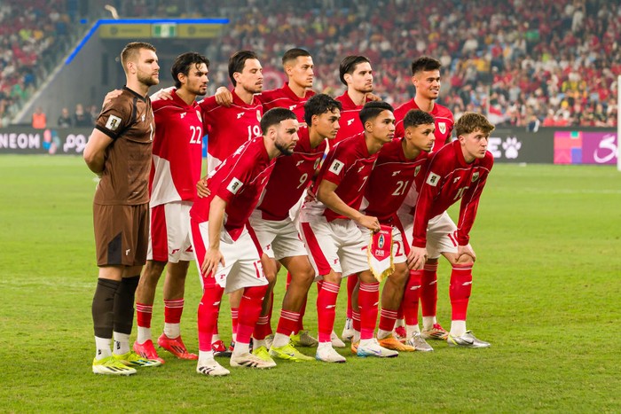 PADDINGTON, NEW SOUTH WALES, AUSTRALIA - 2025/03/20: Indonesia men football team pose for group photo during the AFC Asian Qualifiers 2026 Road to 26 match between Australia and Indonesia held at the Sydney Football Stadium. Final score; Australia 5 : 1 Indonesia. (Photo by Luis Veniegra/SOPA Images/LightRocket via Getty Images)