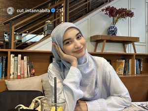 10 Potret Cut Intan Nabila yang Hobi Nongkrong di Kafe