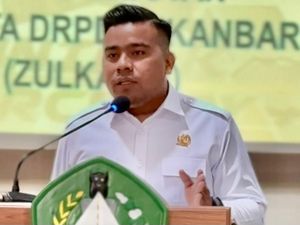 DPRD Apresiasi Walkot Pekanbaru Bayar Gaji 13-THR ASN, Ingatkan Gaji Honorer DPRD Apresiasi Walkot Pekanbaru Bayar Gaji 13-THR ASN, Ingatkan Gaji Honorer